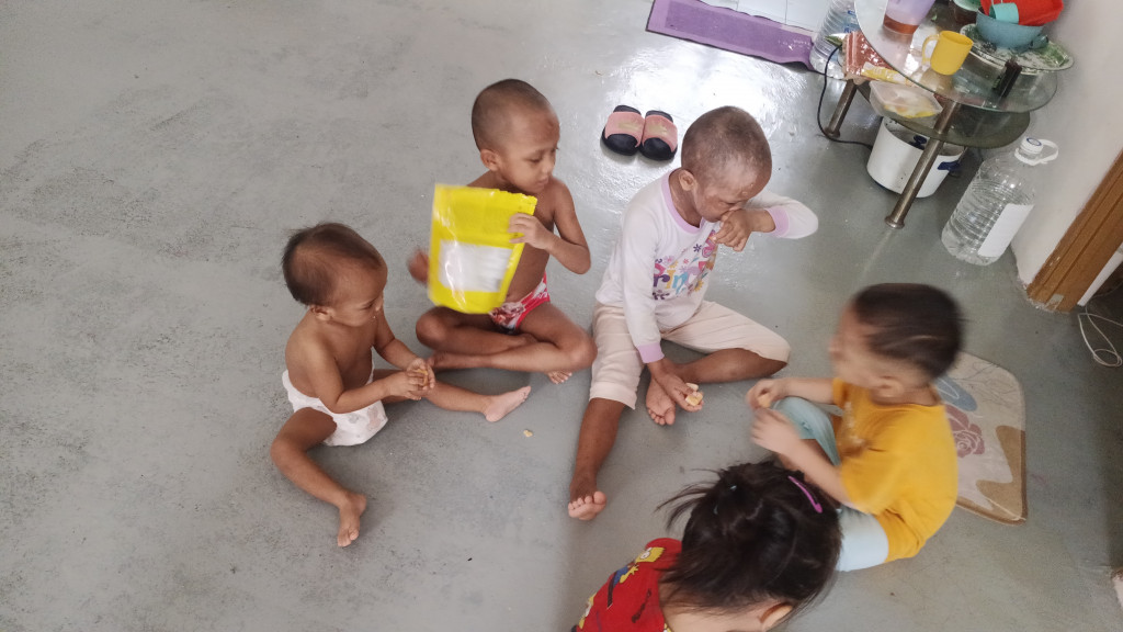 MOHON BANTUAN
