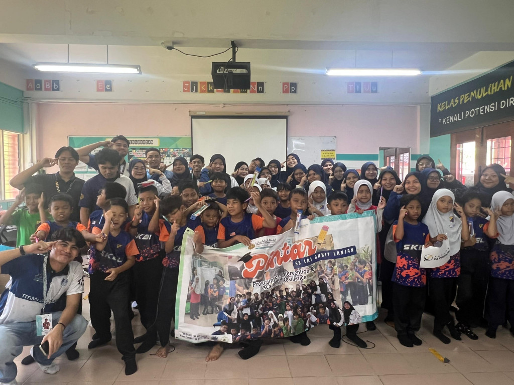 PROGRAM FOR INTERVENTION AND ACADEMIC RESILIENCE